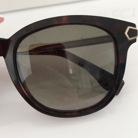 Fendi~ tortoise sunglasses - Picture 6 of 8